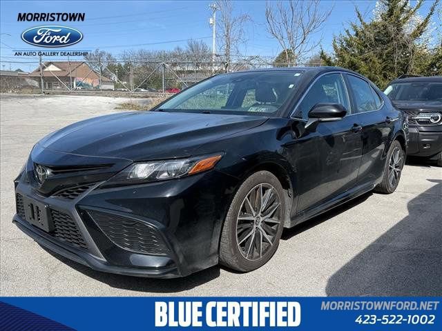 Used 2024 Toyota Camry SE w/ Cold Weather Package image 2