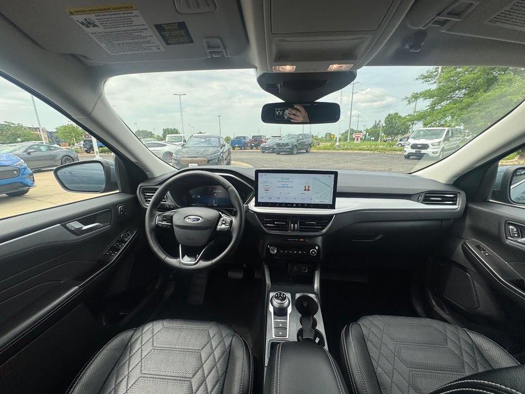 Certified 2023 Ford Escape Platinum w/ Premium Technology Package AWD/4WD image 18
