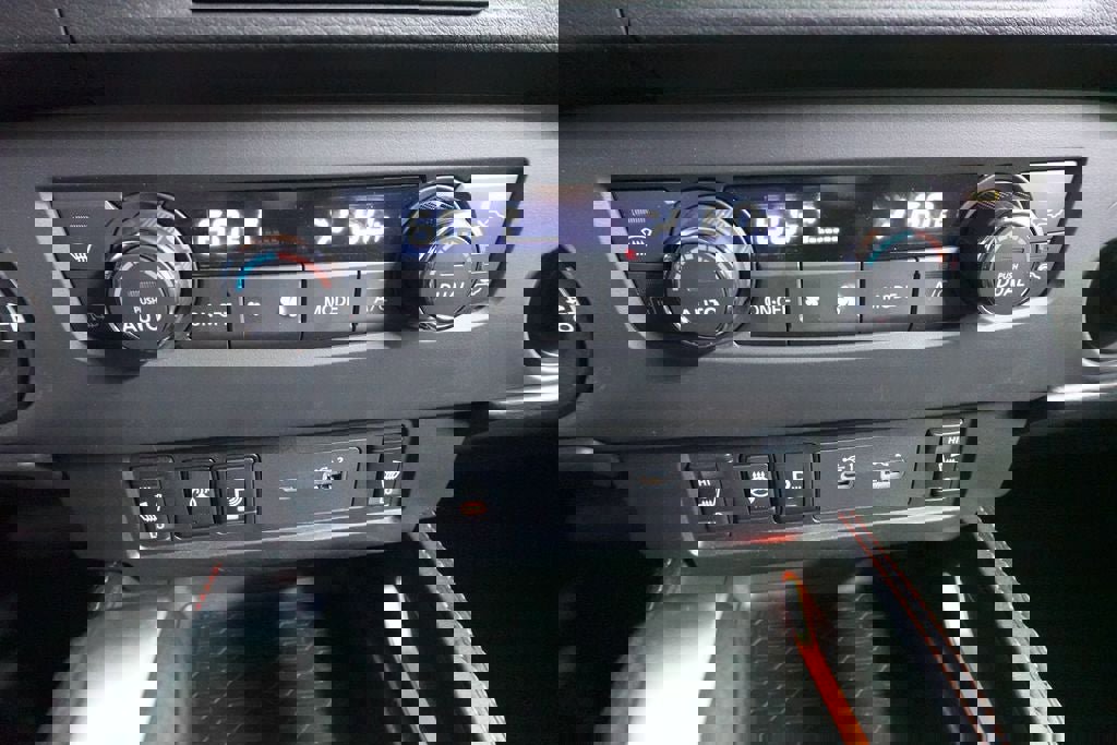 Used 2023 Nissan Frontier PRO-4X w/ Pro Convenience Package image 16