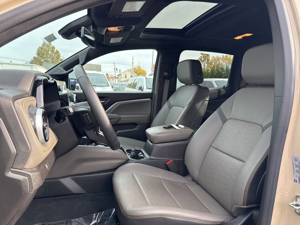 Used 2023 Chevrolet Colorado ZR2 w/ ZR2 Convenience Package III image 16