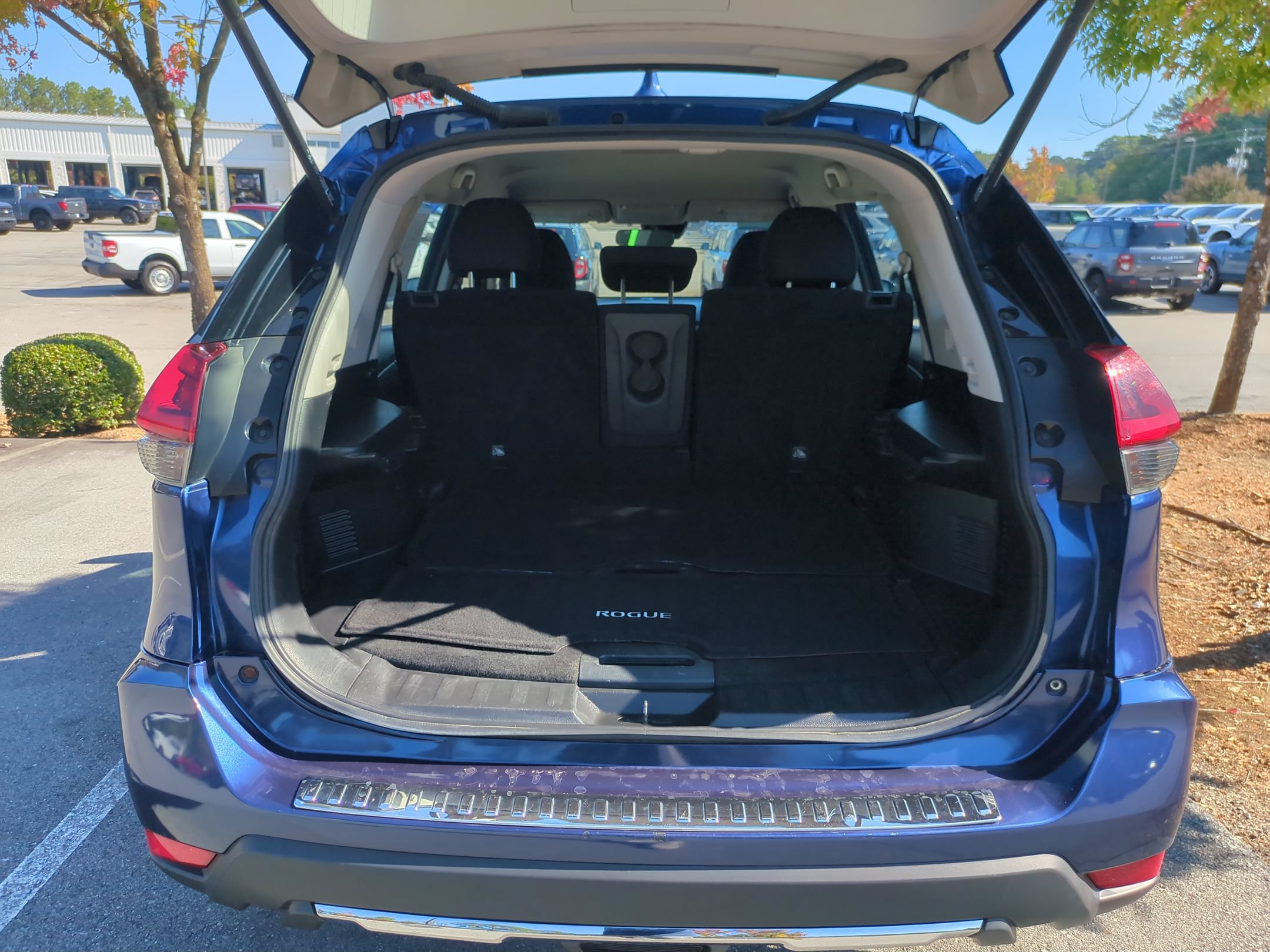 Used 2019 Nissan Rogue S AWD/4WD image 29