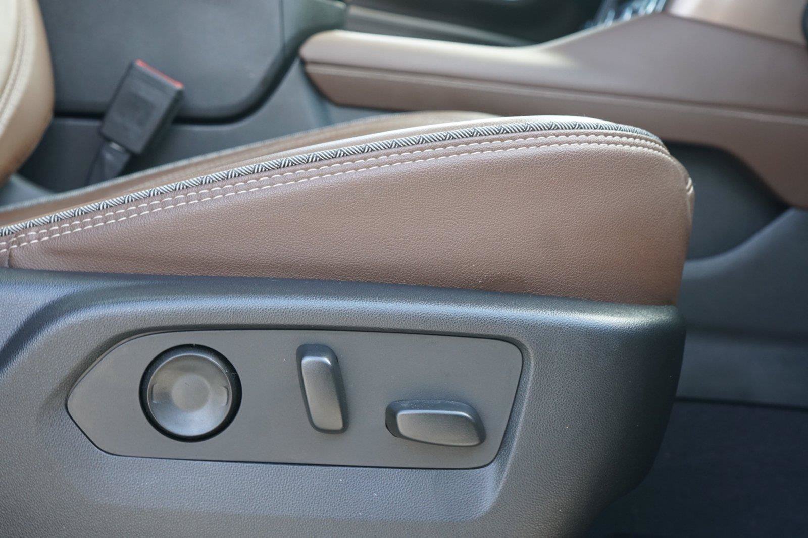 Used 2023 Chevrolet Tahoe High Country AWD/4WD image 29