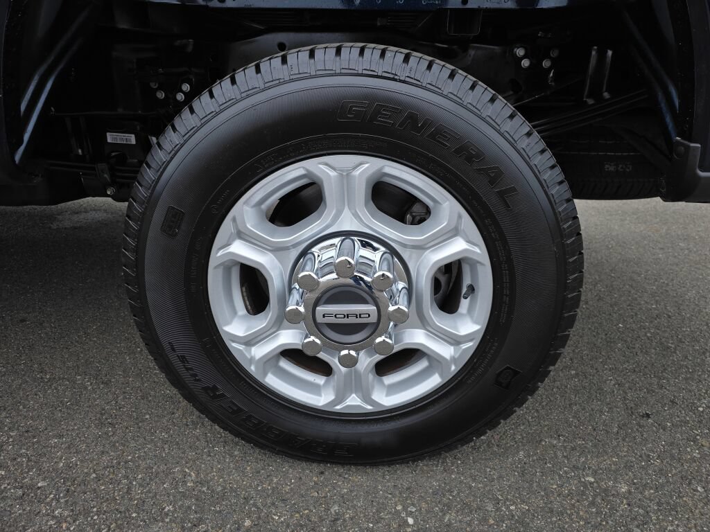 Certified 2025 Ford F250 XLT AWD/4WD image 9