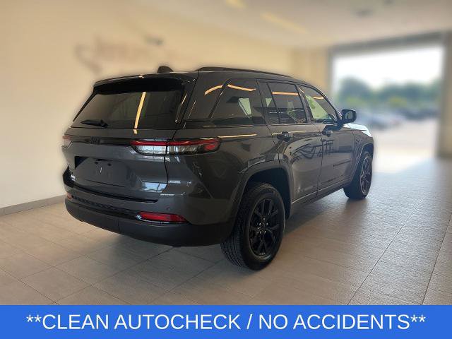 Used 2024 Jeep Grand Cherokee Altitude AWD/4WD image 3