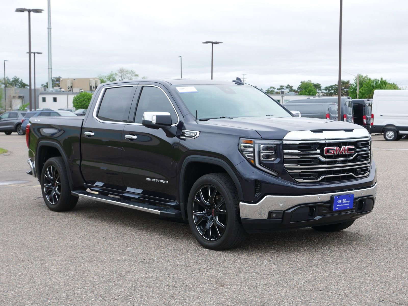 Used 2022 GMC Sierra 1500 SLT w/ SLT Premium Plus Package AWD/4WD image 9