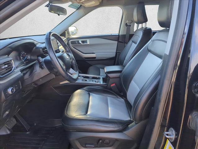 Certified 2022 Ford Explorer XLT w/ Equipment Group 202A AWD/4WD image 15