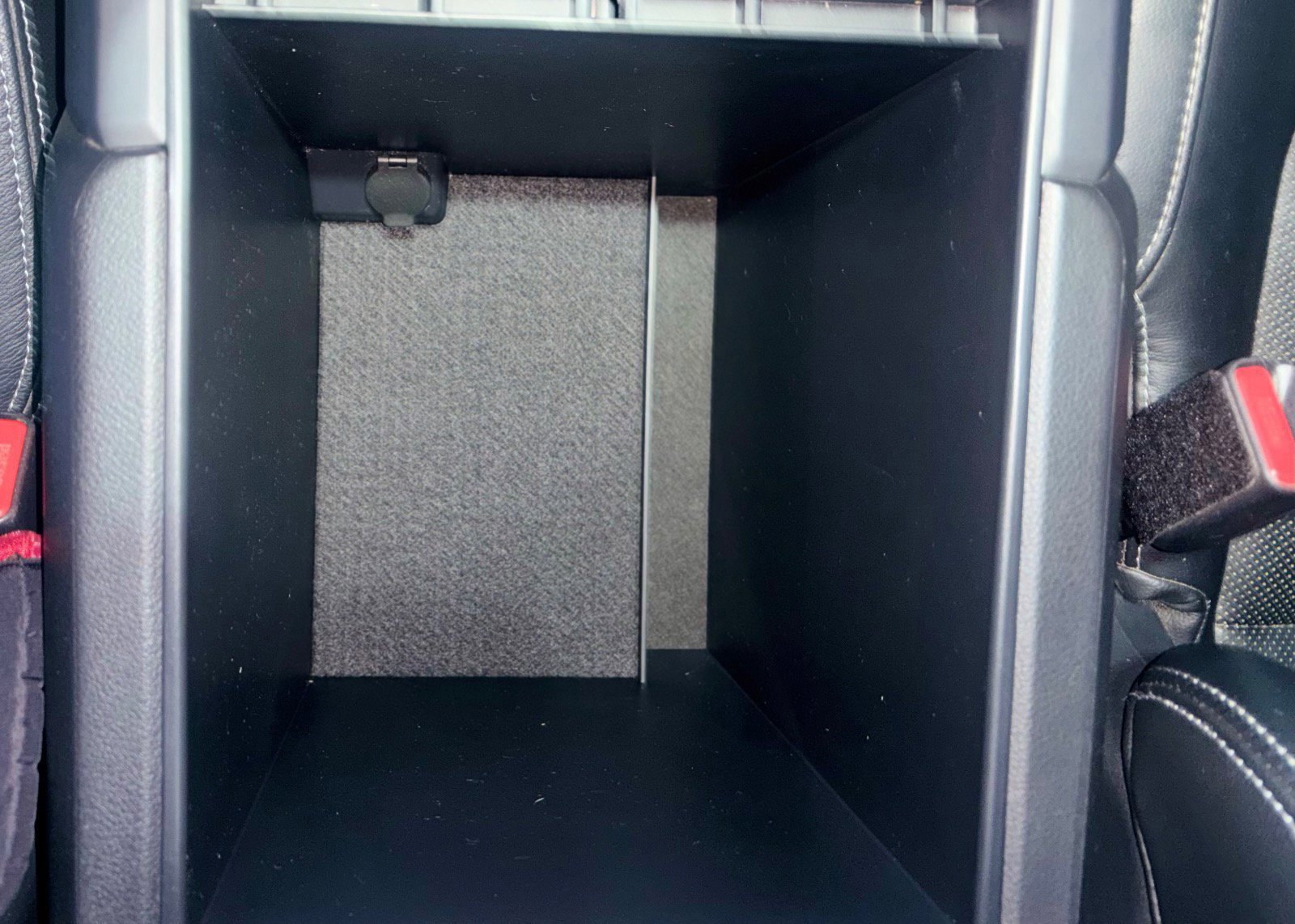 Used 2019 Nissan Titan SV w/ SV Convenience Package image 36