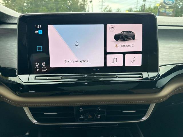 Used 2024 Volkswagen Atlas Cross Sport SE FWD image 25