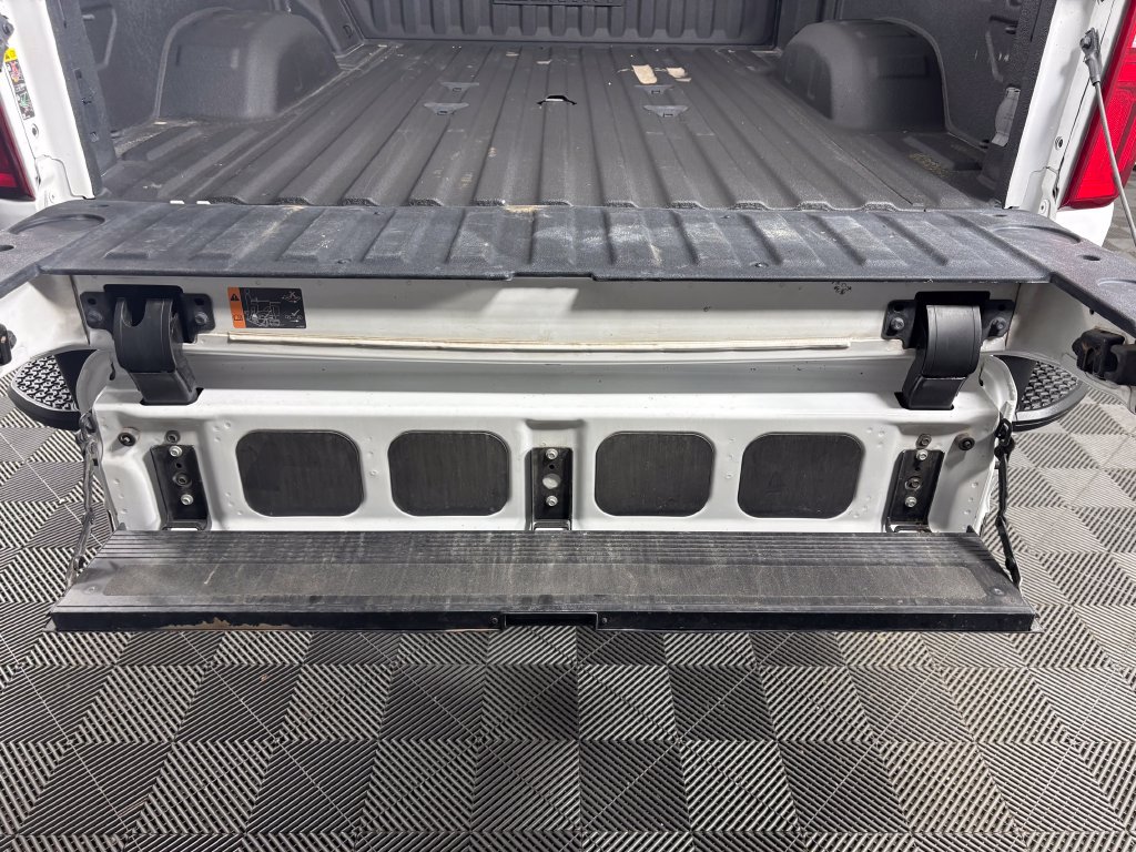 Used 2024 Chevrolet Silverado 2500 High Country w/ High Country Premium Package AWD/4WD image 34