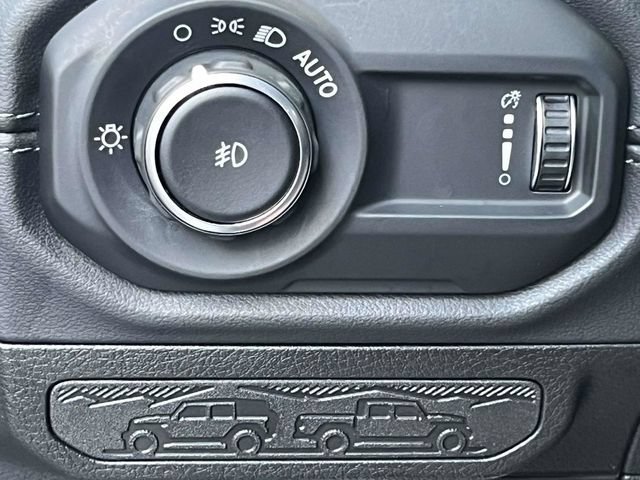 Used 2024 Jeep Wrangler Unlimited Rubicon w/ Technology Group AWD/4WD image 32