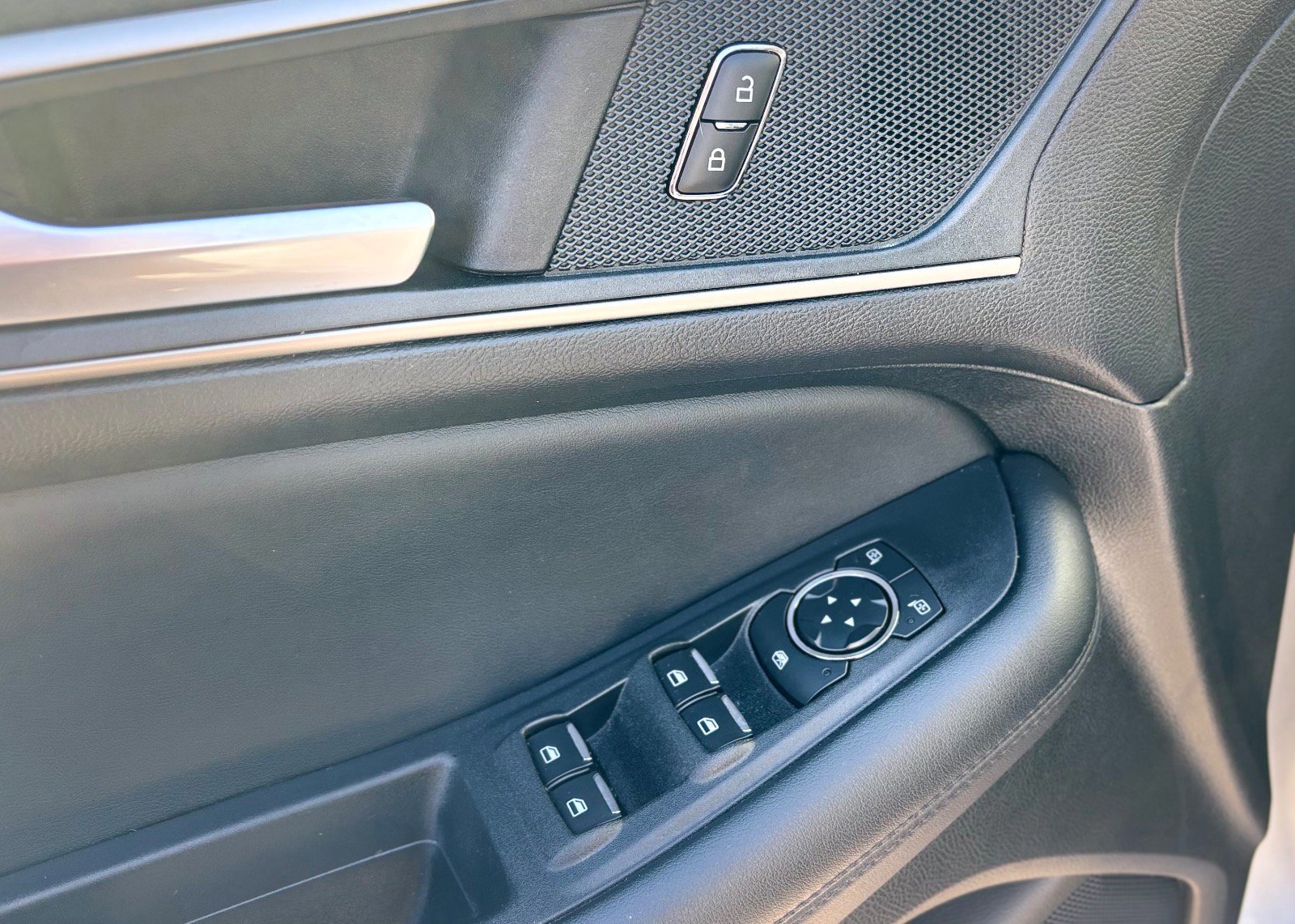 Certified 2024 Ford Edge SEL w/ Convenience Package image 28