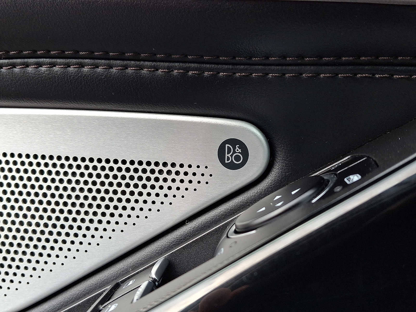 Certified 2023 Ford Explorer Platinum w/ Technology Package image 29