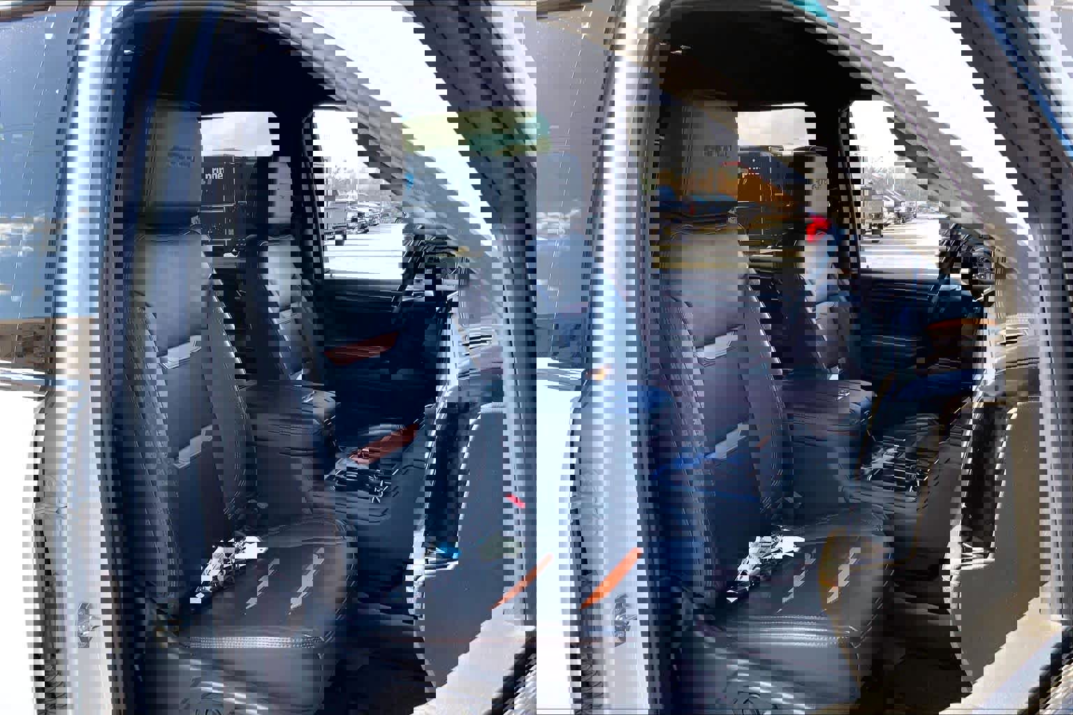 Used 2024 GMC Sierra 2500 AT4 w/ Technology Package image 11