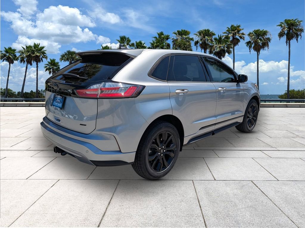 Certified 2024 Ford Edge SE w/ Black Appearance Package image 7