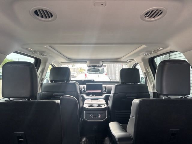 Certified 2025 Ford Expedition Platinum image 13