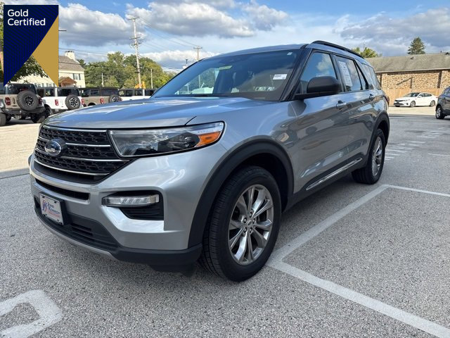 Certified 2022 Ford Explorer XLT w/ Equipment Group 202A image 1