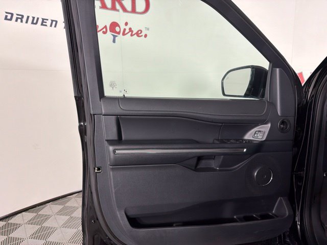 Certified 2024 Ford Expedition XLT RWD image 30