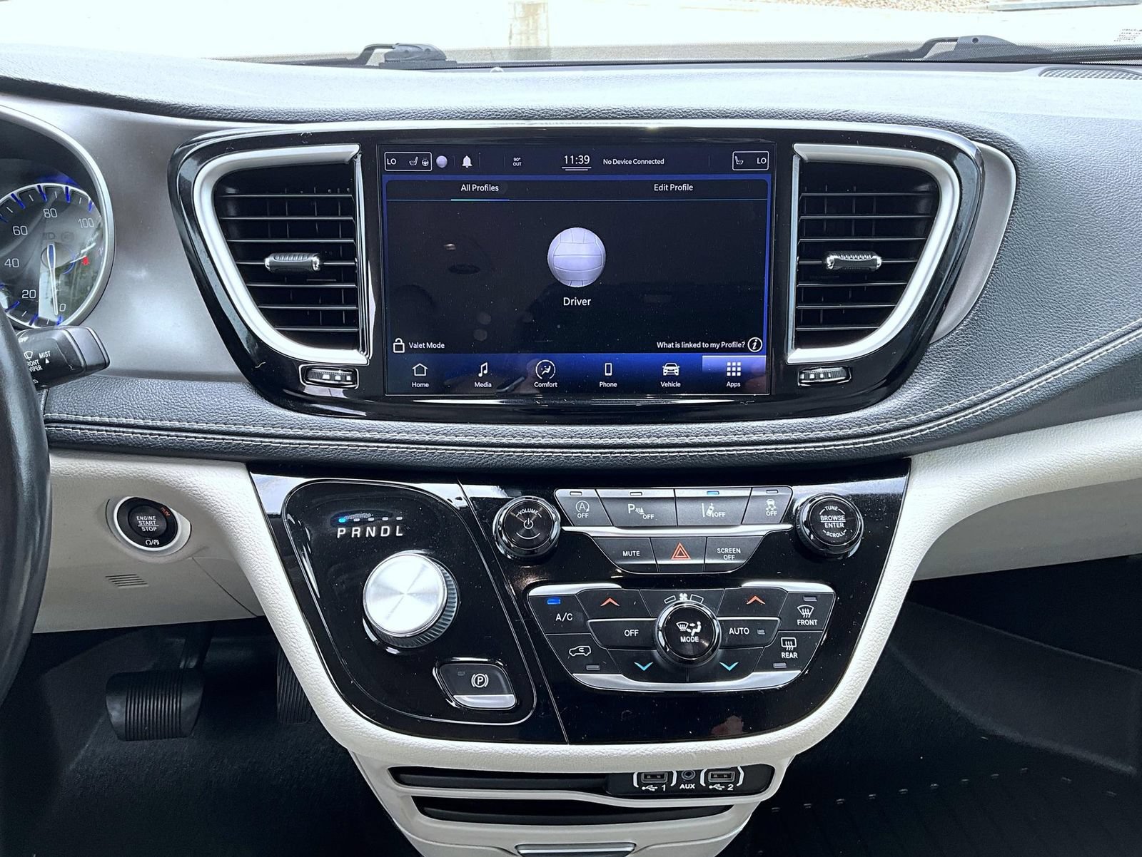 Used 2021 Chrysler Pacifica Touring-L FWD image 14