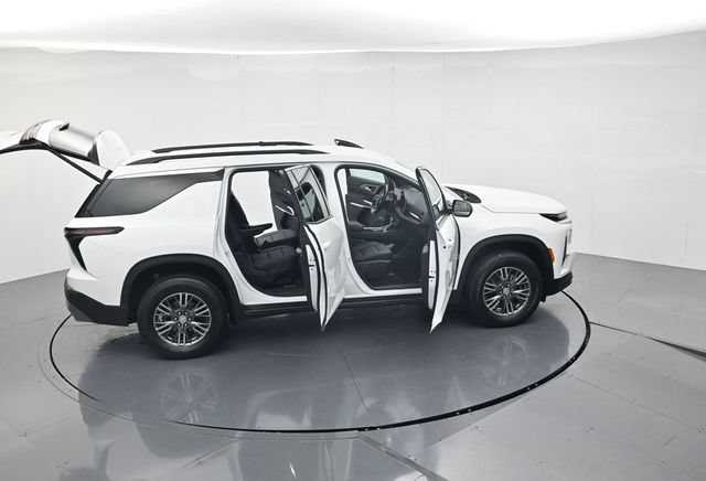 Used 2025 Chevrolet Traverse LT FWD image 52
