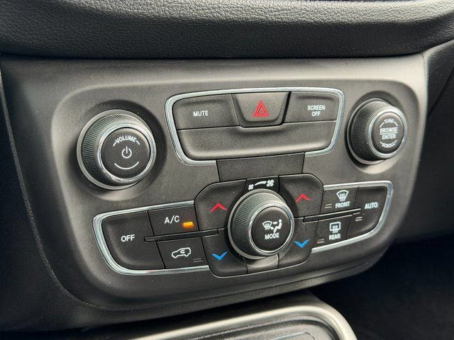 Used 2019 Jeep Compass Latitude w/ Popular Equipment Group AWD/4WD image 12