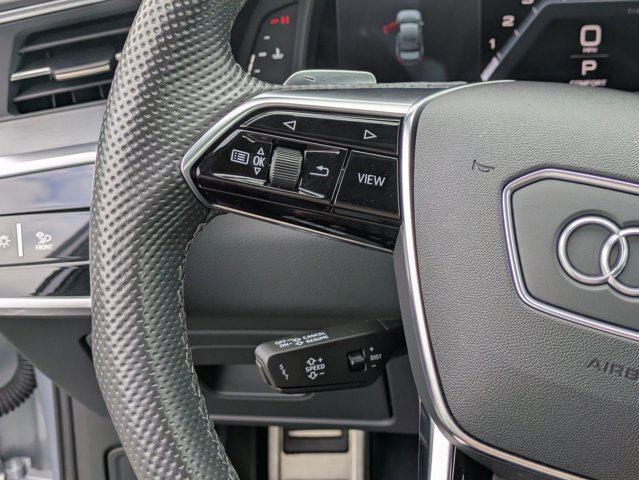 Used 2021 Audi S6 Prestige w/ Prestige Package image 18