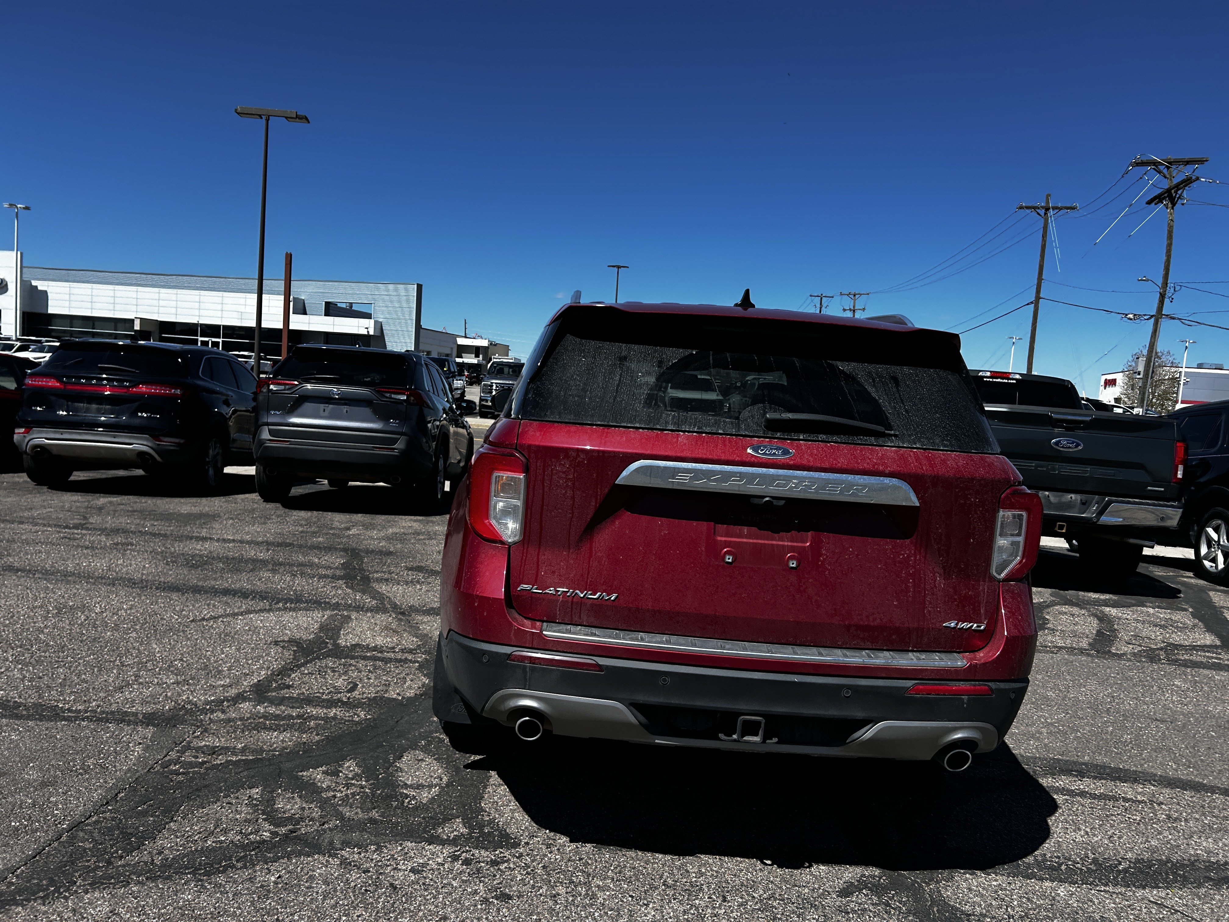 Certified 2022 Ford Explorer Platinum w/ Premium Technology Package AWD/4WD image 4
