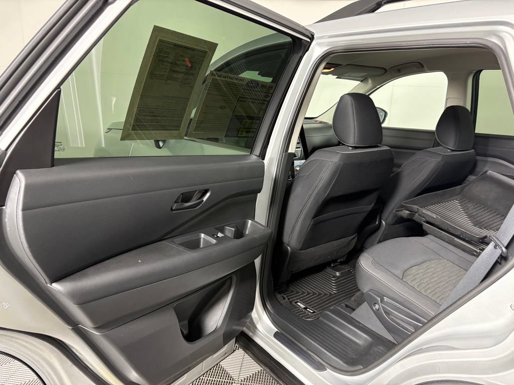 Used 2023 Nissan Pathfinder SV AWD/4WD image 28
