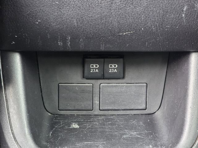 Used 2019 Toyota Highlander LE FWD image 18