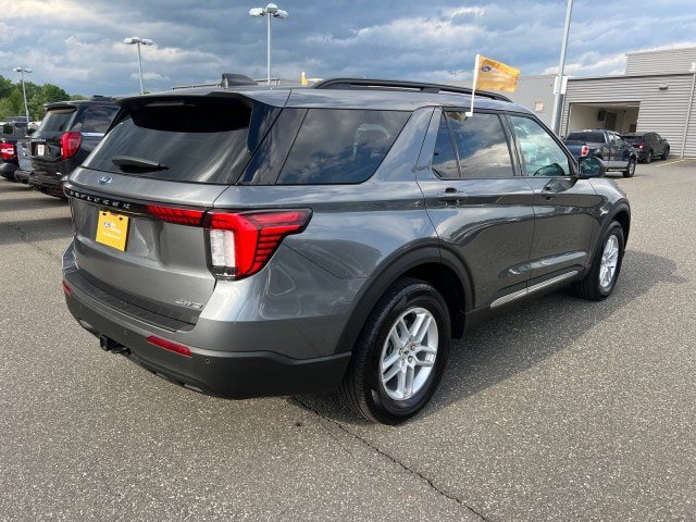 Certified 2025 Ford Explorer Active AWD/4WD image 7