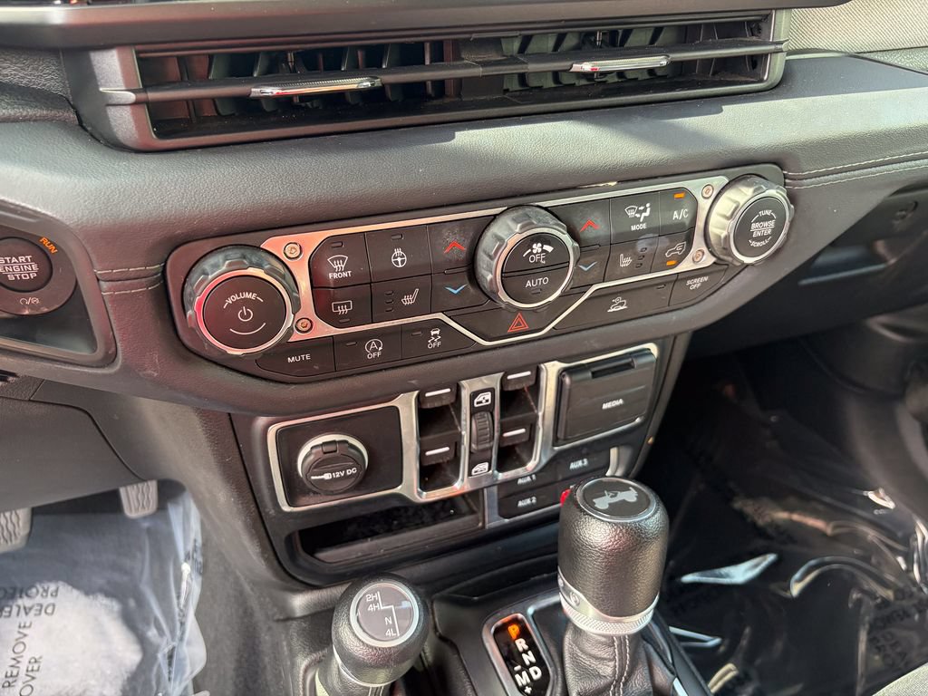 Used 2024 Jeep Wrangler Unlimited Sahara AWD/4WD image 20