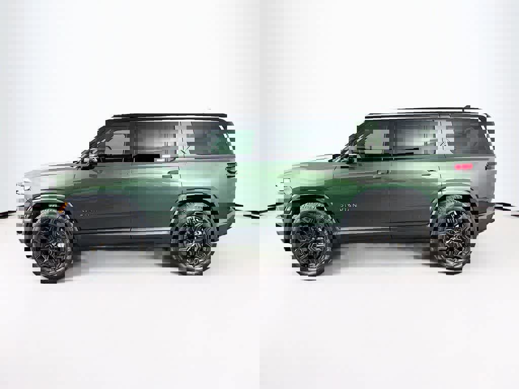Used 2025 Rivian R1S Adventure AWD/4WD image 3