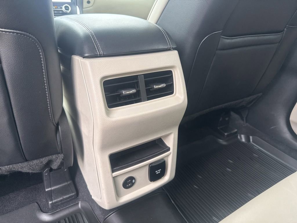 Certified 2022 Ford Edge Titanium w/ Class II Trailer Tow Package image 32