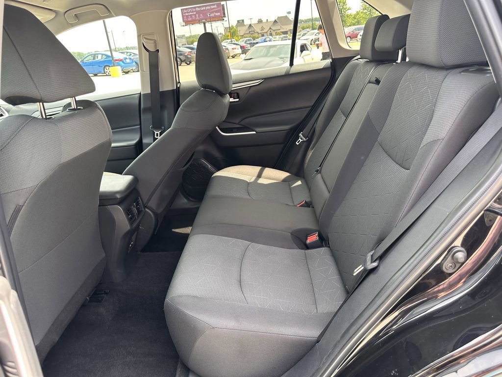 Used 2023 Toyota RAV4 XLE image 30