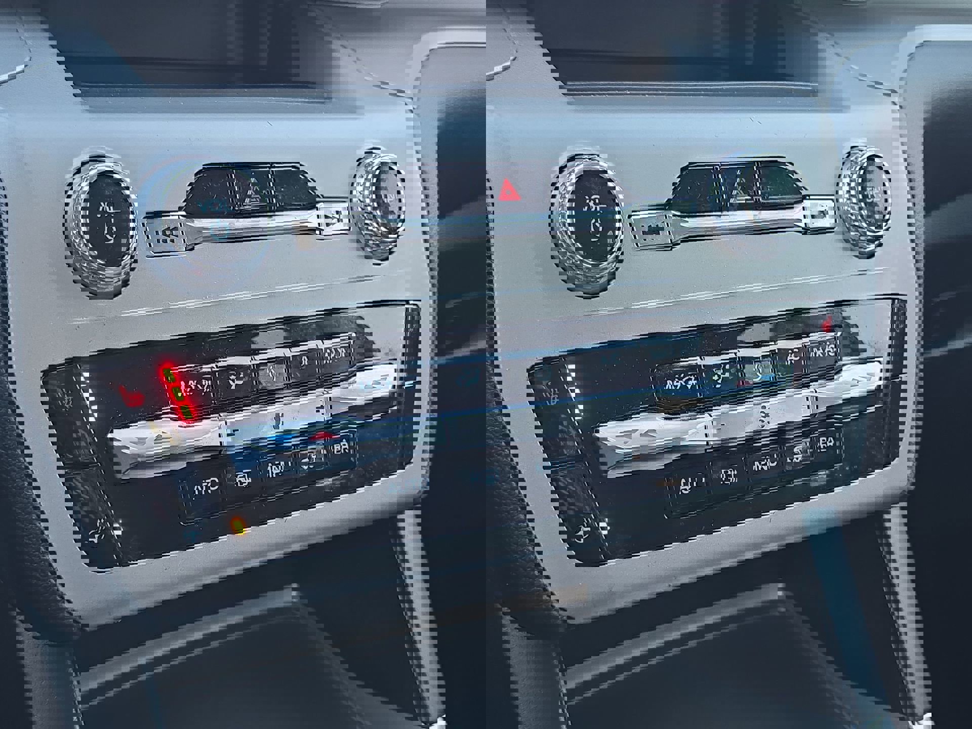 Certified 2023 Ford Explorer XLT w/ Equipment Group 202A image 19