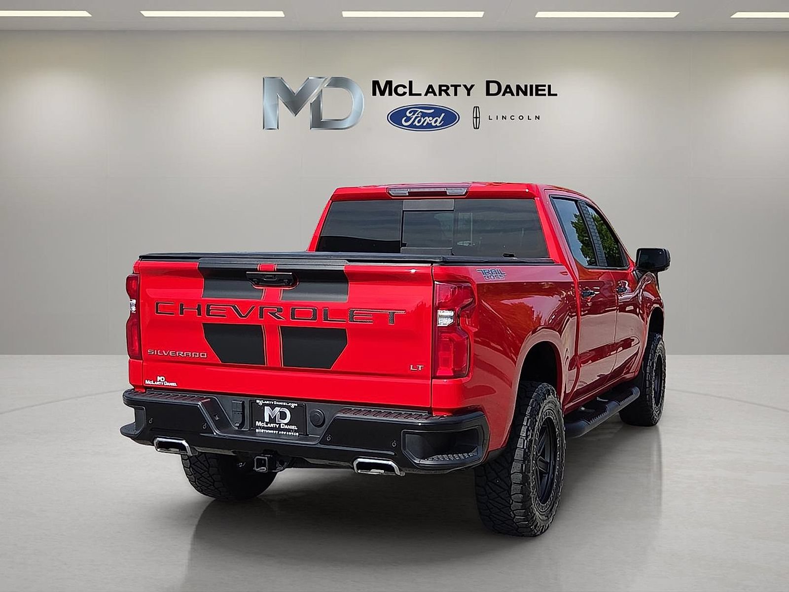 Used 2024 Chevrolet Silverado 1500 LT Trail Boss w/ LT Trail Boss Premium Package AWD/4WD image 5