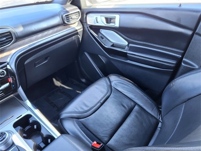 Certified 2022 Ford Explorer Platinum w/ Equipment Group 601A image 15