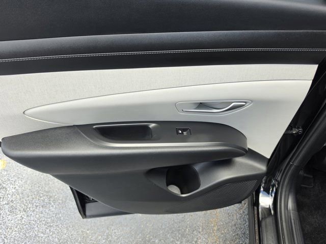 Used 2025 Hyundai Tucson SEL FWD image 11