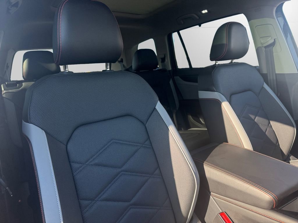Used 2024 Volkswagen Atlas Peak Edition SEL image 15