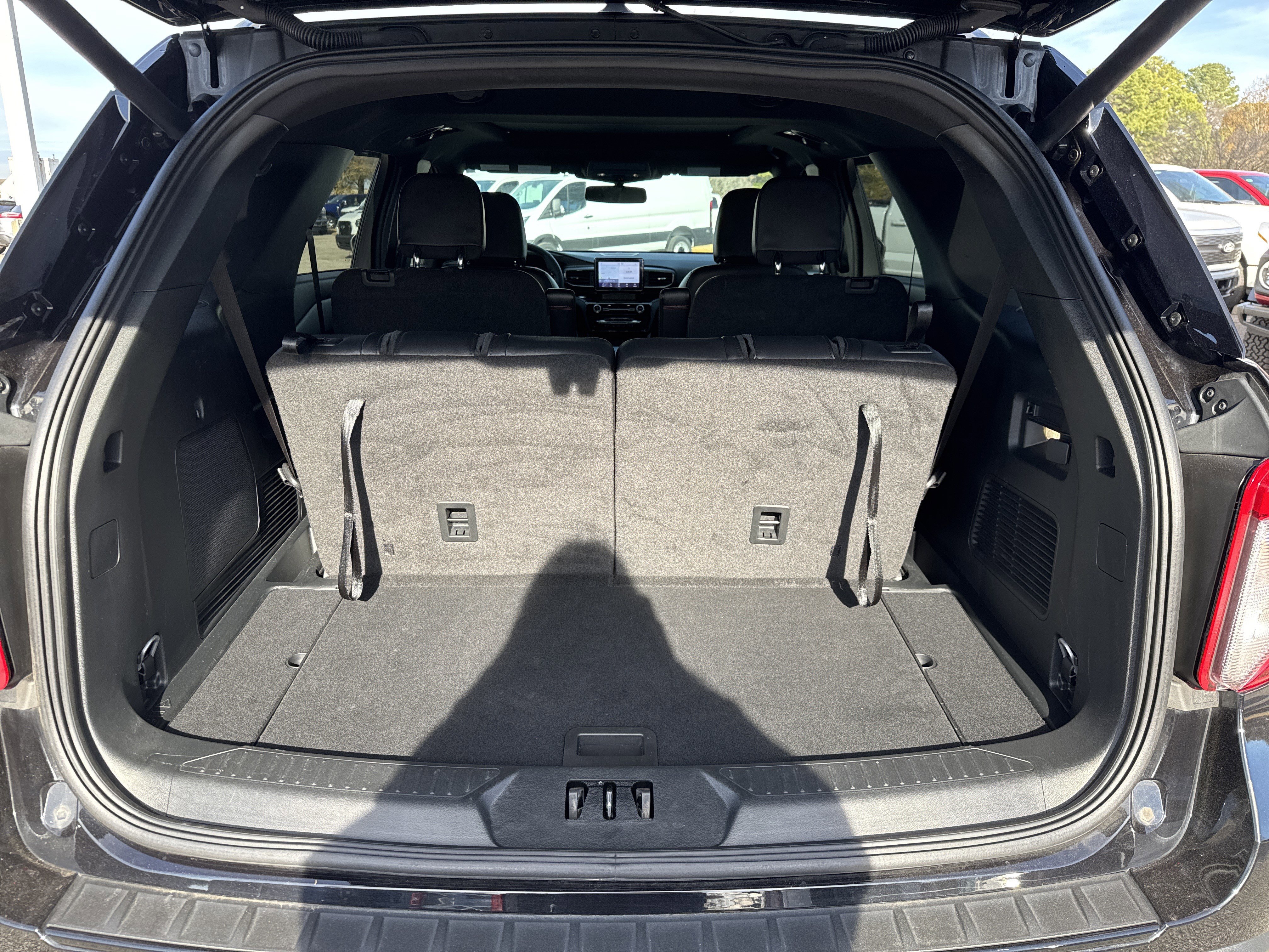 Certified 2024 Ford Explorer ST-Line w/ Class IV Trailer Tow Package image 13