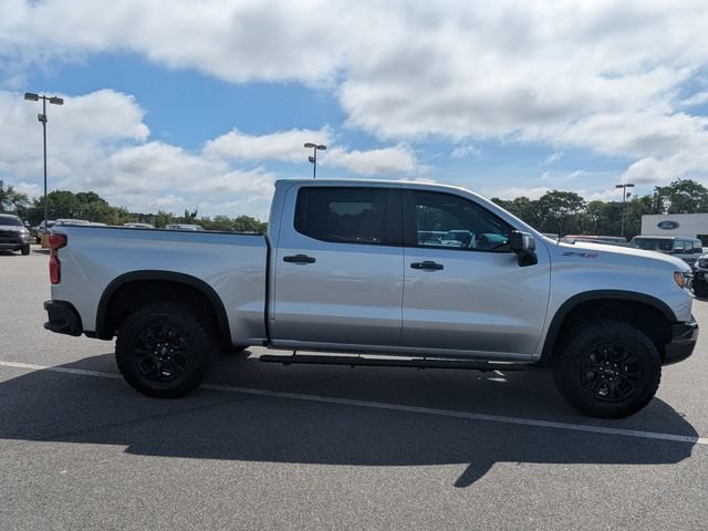 Used 2022 Chevrolet Silverado 1500 ZR2 w/ Technology Package AWD/4WD image 2