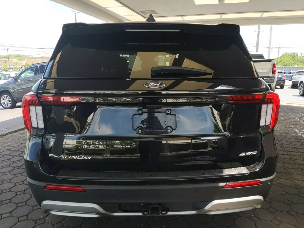 Certified 2025 Ford Explorer Platinum AWD/4WD image 7
