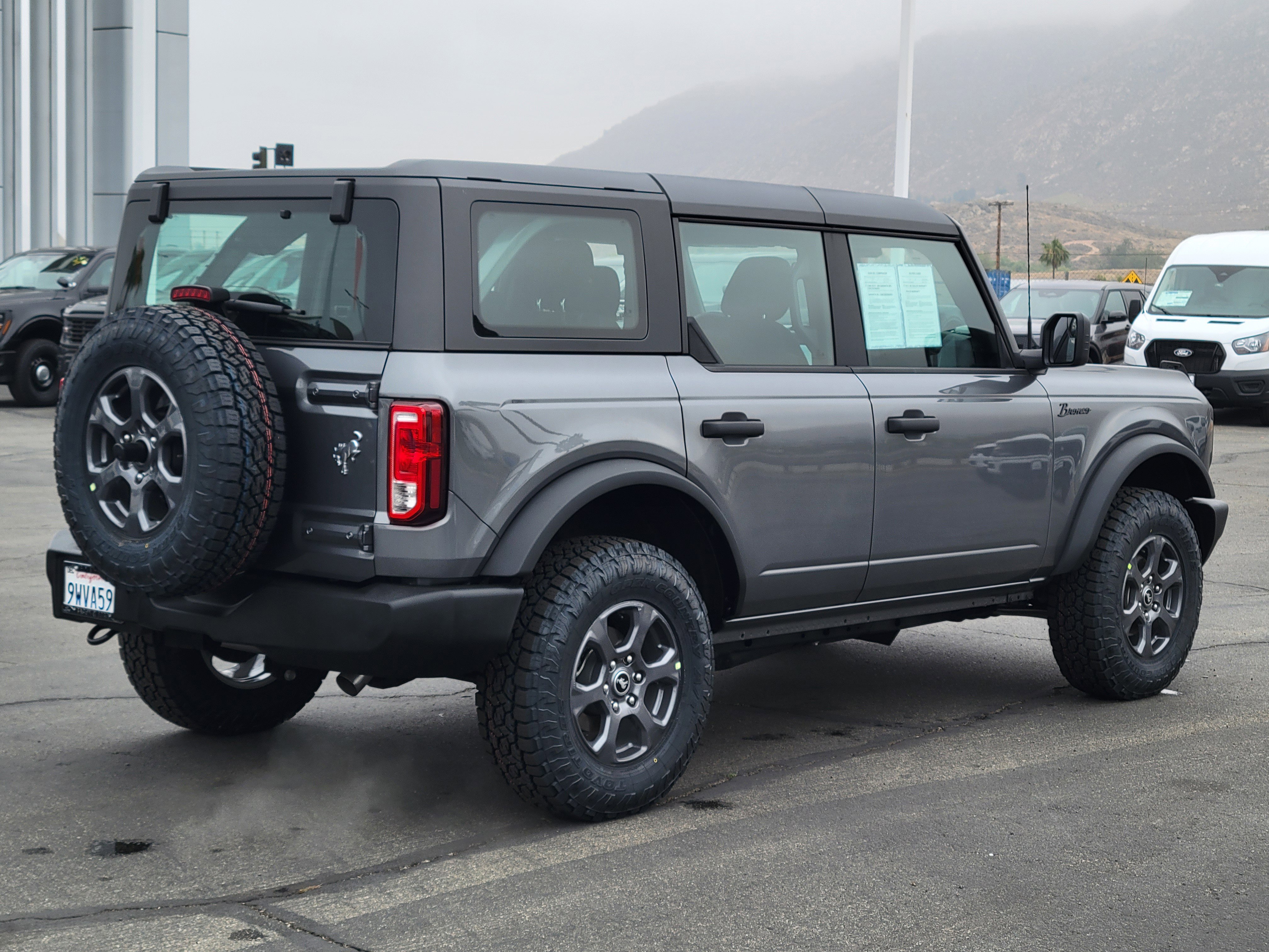 Certified 2025 Ford Bronco 4-Door AWD/4WD image 2