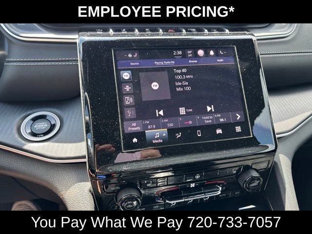 Used 2023 Jeep Grand Cherokee Altitude AWD/4WD image 30