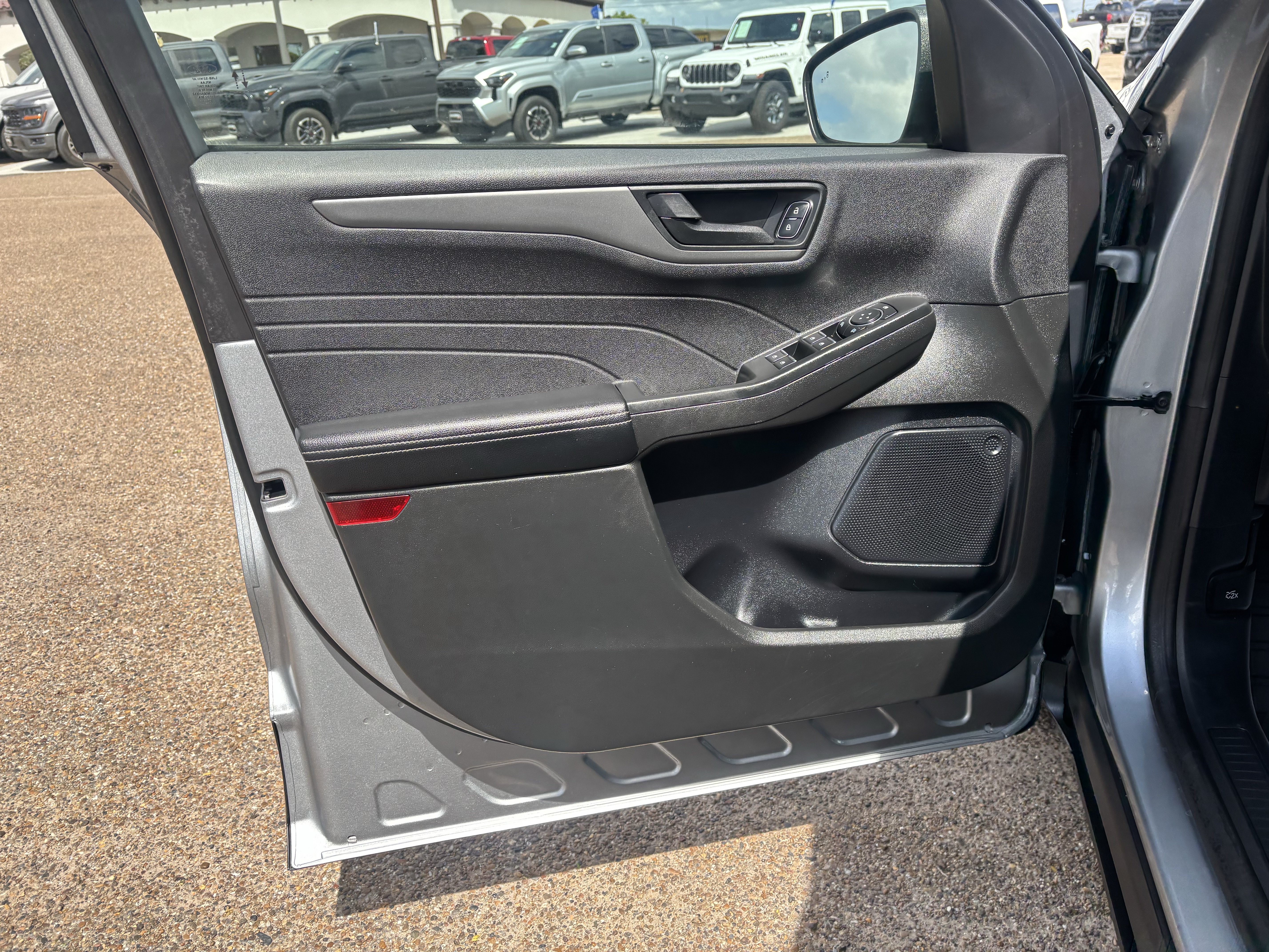 Certified 2023 Ford Escape Active FWD image 9