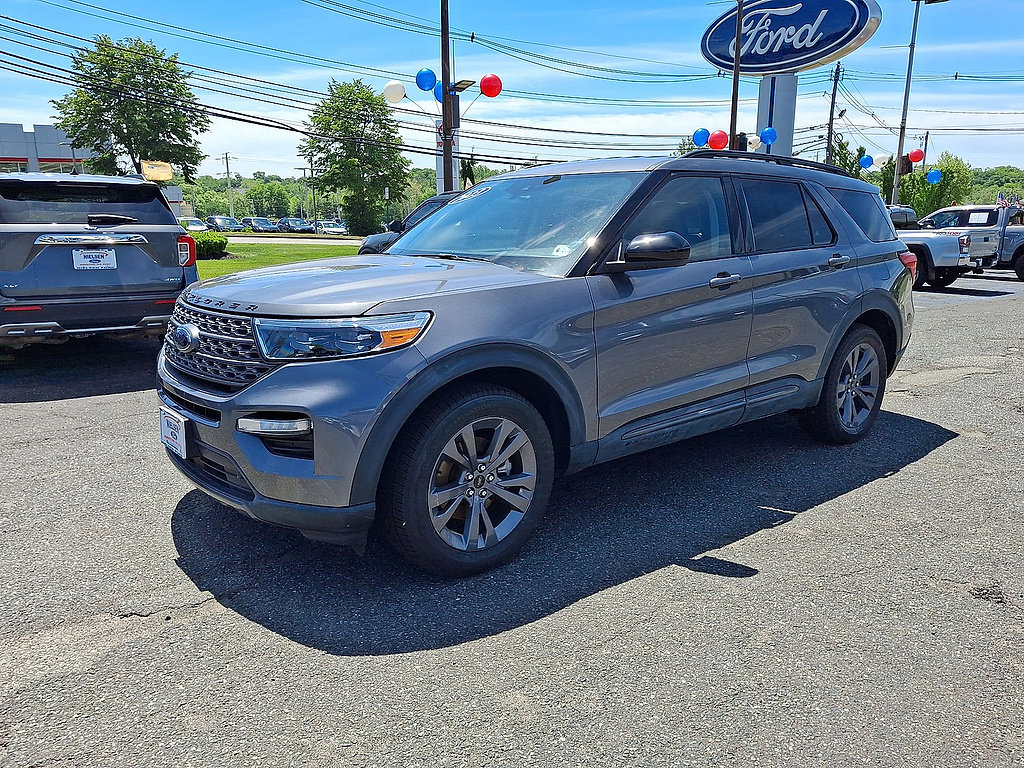Certified 2023 Ford Explorer XLT w/ Equipment Group 202A AWD/4WD image 4