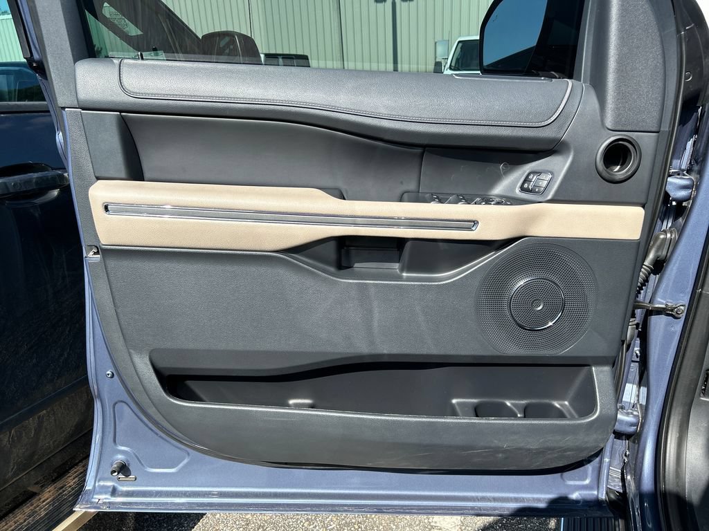 Certified 2023 Ford Expedition XLT RWD image 9