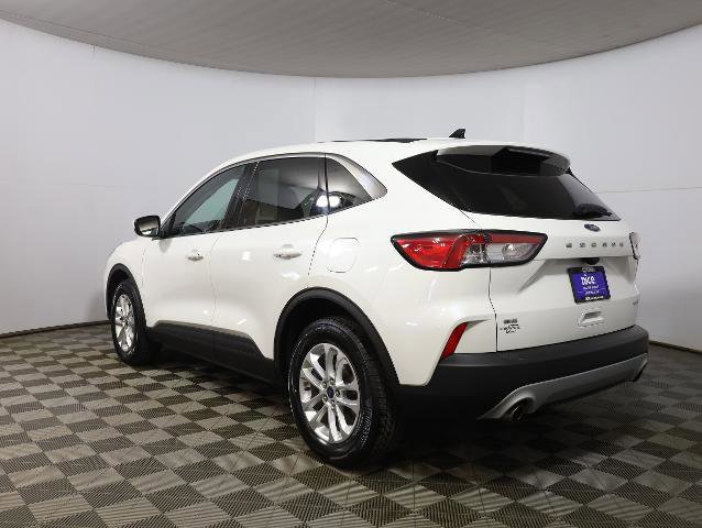 Certified 2020 Ford Escape SE image 2