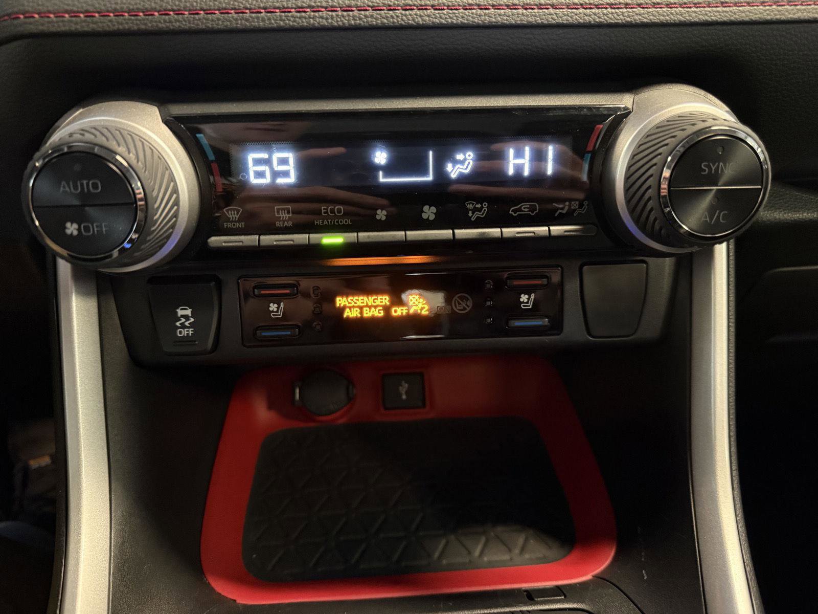 Used 2020 Toyota RAV4 TRD Off-Road w/ TRD Off-Road Weather Package AWD/4WD image 28