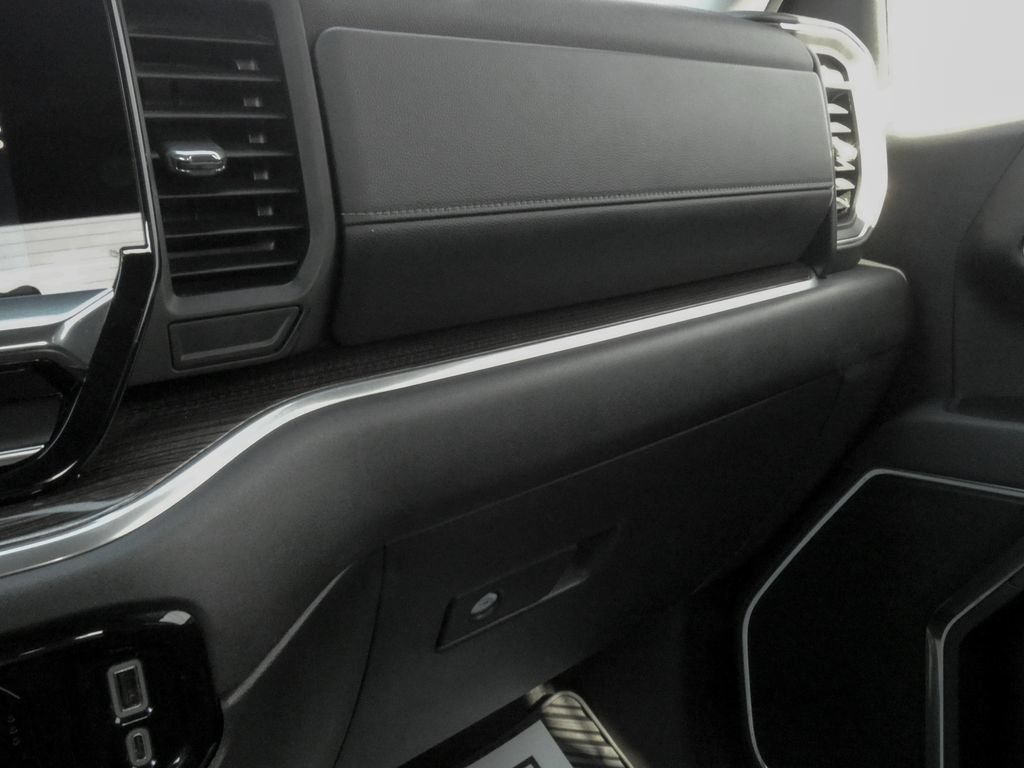 Used 2026 Chevrolet Silverado 1500 LT AWD/4WD image 28