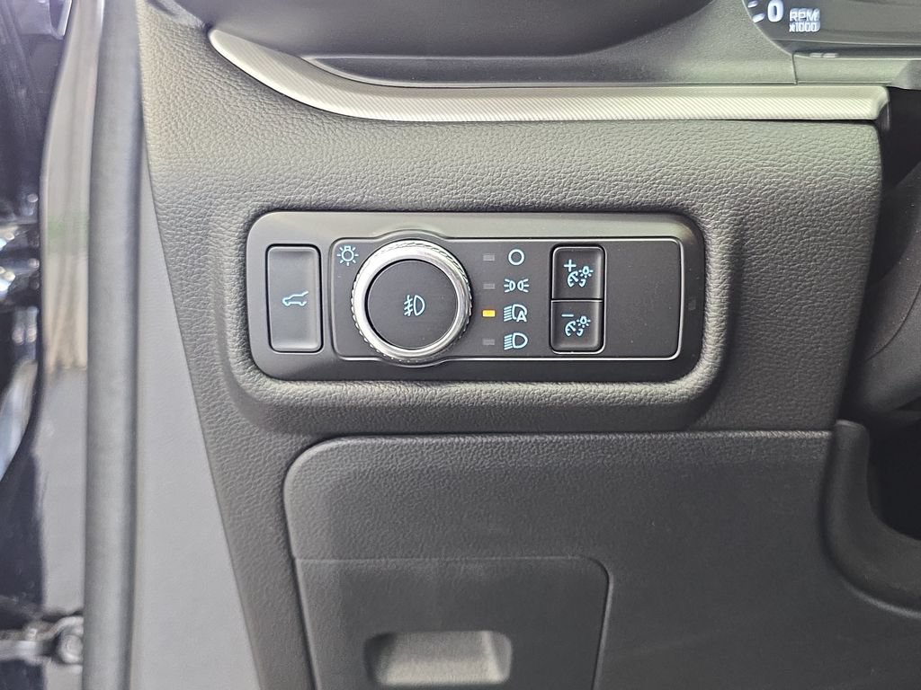 Certified 2023 Ford Explorer XLT w/ Equipment Group 202A AWD/4WD image 24
